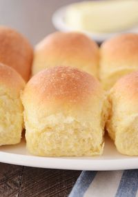 Buttery Fluffy Cornmeal Dinner Rolls