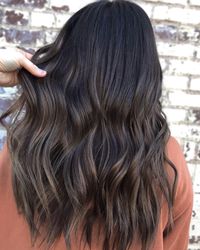 Reverse balayage: the dark side of the balayage hair technique. Lowlights and root blending add dimension back to your hair. Check out 17 styles and a DIY tutorial. Click the article link for more photos and inspiration like this // Photo Credit: Instagram @askforamy // #balayage #balayagehair #brownreversebalayage #darkreversebalayage #reversebalayage #reversebalayageblonde #reversebalayagebrunette #reversebalayagelighttodark