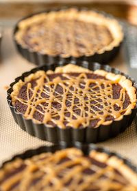 Salted caramel chocolate mini tarts are a decadent, rich, and chocolaty dessert idea! They’re a treat to eat and easy to prepare.