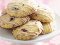 White chocolate and cranberry shortbreads | Women's Weekly Food