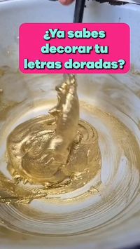 ¡Únete a la tendencia de las letras doradas! ✨ Aprende a hacerlas tú misma en casa y sorprende a todos con tus creaciones Click en el enlace de mi perfil#goldtrend #tendencia #DIYfood #pasteleriaartistica #decoraciondeeventos #brillo #recetaoriginal #tutorial