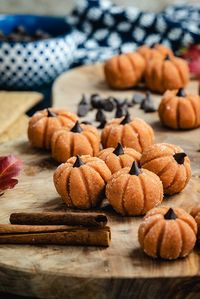 Want to bring your Fall treats to the next level? Don't look any further than these creamy Pumpkin Cheesecake Truffles, featuring all of the tastiest autumn flavors in adorable, bite-sized packages.