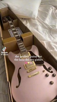 #pink #lanadelrey #guitar