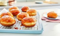 Creme Brulee Doughnuts Recipe: This creme brulee doughnut recipe has a vanilla custard filling and a crunchy caramel glaze. Use our easy-to-follow recipe and get baking today. - One of hundreds of delicious recipes from Dr. Oetker!