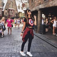 Meninas, desculpem o sumiço! Hoje tirei o dia para aproveitar o parque e ir em todos os brinquedos kkkk! Adoro essa área do Harry Potter! Me faz lembrar minha adolescência que eu era viciadaaaa! ❤️❤️❤️ #aeroturismo #aerodisney15