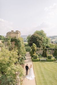 Top English Garden Wedding Venues in the UK with leading Cotswolds Wedding Planner Vanilla Rose Weddings. An expert in planning garden inspired weddings.