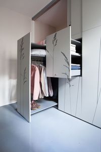 Tiny Apartment In Paris / Kitoko Studio