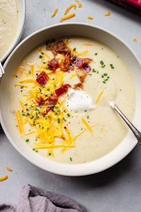 Creamy Slow Cooker Cauliflower Soup