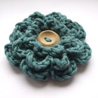 teal frothy flower freebie pattern