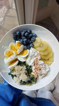 When in doubt (or have close to nothing in the fridge), snack plate it is! Remember, sauté your spinach in chicken broth for better flavor and extra protein 🍳 #inspo #wieiad #snack #snackplate #lactosefree