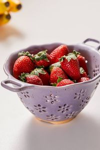 Daisy Ceramic Colander