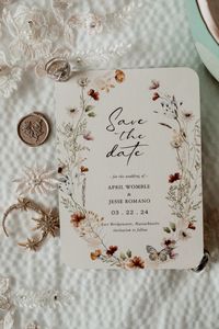 This delicate floral Save the Date design is perfect for a wildflower wedding theme! | Jess Biancardi Photography