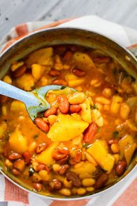 Puerto Rican Canned Kidney Beans Recipe | Habichuelas Guisada