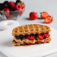 Peanut Butter & Berries Waffle Sandwich