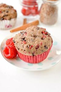 Flaxseed muffin in a mug with coconut oil, eggs and flax seed meal. A delicious easy low Carb, grain free mug muffin for breakfast with a tasty cinnamon rolls flavor. #lowcarbmuffin #lowcarb #sugarfree #keto #mugcake #flaxseed