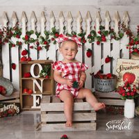 I am falling in love with all these strawberry sessions. . She love love loved her cake! Happy Birthday sweet princess! **To schedule a session, please go to www.kartocinphotography.com  *special thanks to The Cake Boutique for the adorable cake!

#strawberry #southjerseyphotographer #cutiepie #smile #photoshoot