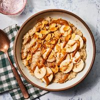 Cinnamon-Quinoa Breakfast Bowl