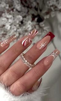 Get ready to dazzle this holiday season with stunning Christmas nail ideas! From festive nail art designs featuring snowflakes, Christmas trees, and Santa motifs to elegant color palettes of red, green, and gold, there’s a perfect style for everyone. Discover tips for DIY nail designs and choose from fun glitter accents or classy matte finishes. Whether you’re attending a holiday party or just want to spread cheer, these Christmas nail ideas will elevate your festive look!