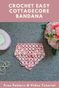 Crochet this beautiful and feminine bandana with the free pattern and video tutorial available on my blog. This crochet project is perfect for beginners, and is inspired by the Cottagecore aesthetic. This pattern is very feminine and sweet, and features two different colors for extra dimension.