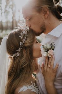 A greenhouse reception + outdoor ceremony created a romantic vibe at this summer wedding | Image by Linda Lauva Photography