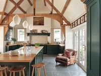 20 Kitchens Straight Out of the English Countryside