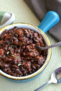 Slow Cooker Black Bean Chili is a great tasting dinner and it costs only pennies. The chili has lots of spices for all kinds of flavor. Naturally vegan and gluten-free for a great crockpot lunch or main dish. #maindish # lunch #vegandinner #vegandinner #vegan #veganchili #chili #blackbeans #veganrecipes #veganfood #vegetarian #dairyfree #glutenfree #veganinthefreezer