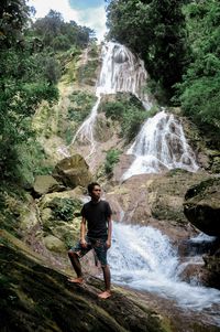 Hi guys ill be showcasing to you the two hidden waterfalls in Davao city.    Kwagsik Falls : One of Davao's tallest… by michaelsalcedo