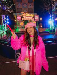 london tipton suite life of zack and cody / suite life on deck costume, outfit inspo, pink, dog, emily nelson, disney channel, disney channel costume ideas, pose picture ideas disneyland, disney channel nite, ig @emilynels8