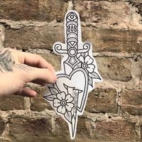 Explore the essence of traditional tattoo outlines. Discover bold lines and iconic symbols in our collection. Ideal for artists and enthusiasts alike, these outlines showcase classic designs from nautical to floral themes. #TraditionalTattoo #TattooOutline #ClassicDesigns #TattooArt #InkInspiration