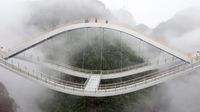 Ruyi Bridge, China: 'Bending bridge' goes viral