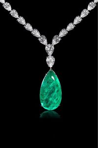 Anniversary Gift for Her! Emerald Green Necklace Julia Roberts at Cannes Film Festival. Perfect for Wedding, Party, Anniversary, Night Out, and Special Occasions.