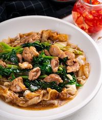 Thai Chicken & Gravy Noodles ‘Rad Naa’