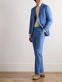 Richard James' designs are informed by 25 years of client-facing experience on London's Savlle Row. Tailored on the label's classic 'Hyde' block, this blazer is cut from a lightweight linen-blend in a soft-shoulder profile with high peak lapels. Pair yours with tonal trousers.