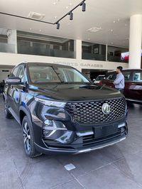 Here we are offering you a luxurious black coloured mg hector car model.