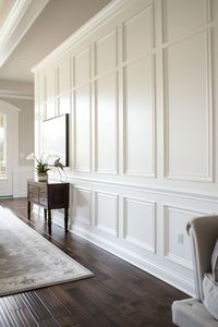 5 Best Ways to Decorate Big Empty Walls - Blog by Cavelights