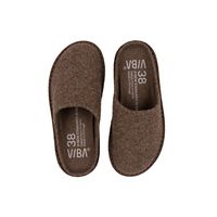 The ROMA Wool Chestnut Brown is a house slipper nurturing the best of Portuguese sustainability. The upper is wool from sheep that graze in the Manteigas mountain region of Portugal. The recycled, confetti natural rubber sole allows you to use them both inside and out of your home.