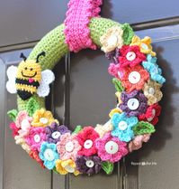 Repeat Crafter Me: Crocheted Spring Wreath