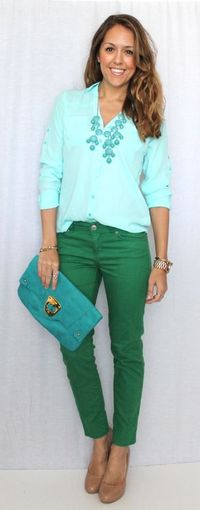 Lindo combo de color, Outfits de color monocromáticos. #ModaAzul