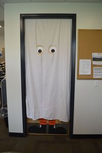 Picture of Doorway Sheet Ghost