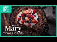 Baked Chocolate Almond Oatmeal Recipe | Mary Makes It Easy - YouTube