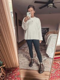 Oversized sweater outfit, blundstone boots outfit, leggings outfit winter, cozy sweater aesthetic, cozy sweater outfit, white sweater winter, white sweater fall, boucle sweater outfit, blundstones 1306, how to wear blundstones, blundstones and leggings