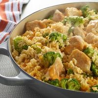 VELVEETA® One Pot Cheesy Chicken and Broccoli Rice [Ad]