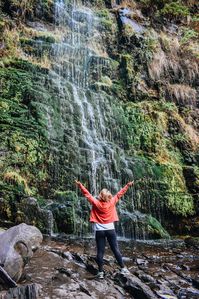 The Great Ocean Road in Australia is one of the most scenic and famous road trips in the world. If you're only visiting it over a weekend, find out all the best places to visit and must-see stops you can't miss with this 2-day self-drive itinerary. #australia #greatoceanroad #roadtrip #travel #travelblog #twelveapostles #waterfalls #nationalparks #oceania #traveladvice #traveltips #australiatraveltips