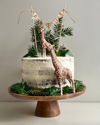 21+ Gorgeous Jungle Theme Baby Shower Cakes To Inspire You