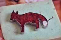 Needle felting with cookie cutters. Tutorial is in Spanish but pictures are easy to follow.