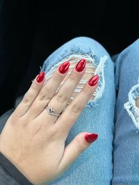 #rednails #christmas #christmasnailart #chromenails #chrome #almondshapenails #trendy #fashion #aesthetic #inspo #nails #naildesign #cutenailideas #nailinspo #2024 #2024trends #pinterest #red #xmasnails #trendynails 