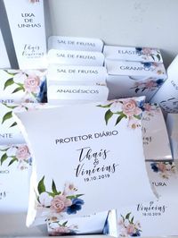 Mais do que uma demonstração de carinho com seus convidados, o Kit toalete é um item indispensável no seu grande dia, seja ele casamento, 15 anos, formaturas, bodas e aniversários em geral. Personalizamos com a arte do seu evento. Enviamos para todo o Brasil.