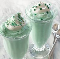 Lady and the Blog - http://www.ladyandtheblog.com/2012/03/06/st-patricks-day-desserts-10-green-themed-dishes-to-satisfy-your-sweet-tooth/