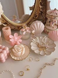 𝑪𝒐𝒒𝒖𝒆𝒕𝒕𝒆 𝑨𝒆𝒔𝒕𝒉𝒆𝒕𝒊𝒄 ♡ 𝑺𝒂𝒗𝒆=𝑭𝒐𝒍𝒍𝒐𝒘 #perfume #fragrance #vintage #aesthetic #inspiration