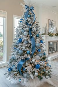 15 Unique Christmas Decor Ideas for Your Living Room 38